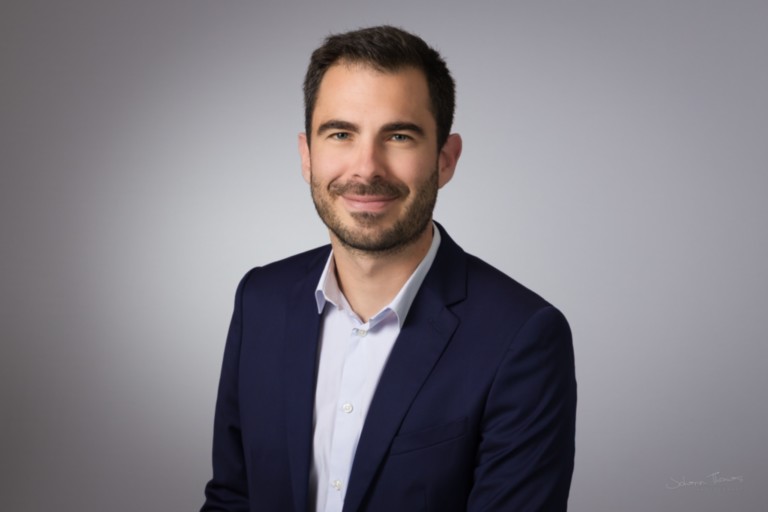 Photo pro pour LinkedIn, CV, fiche Business Profile, Doctolib, etc.